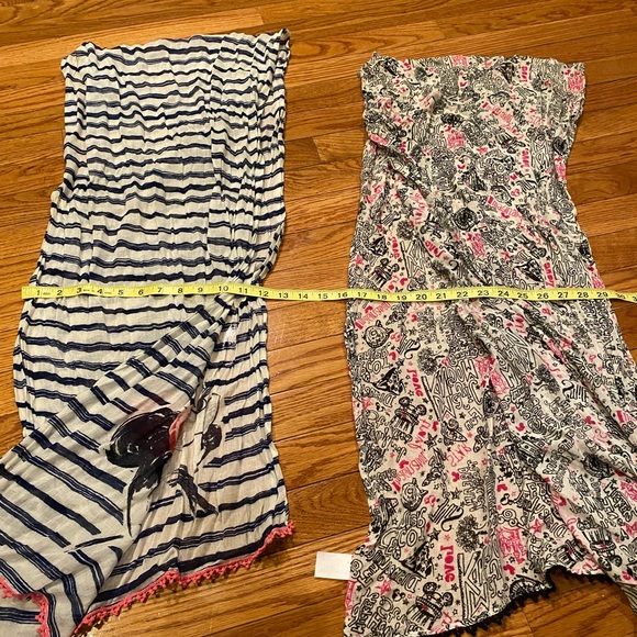 2 Walt Disney World Parks scarves. Minnie Mouse design and Parks design. - Picture 6 of 6